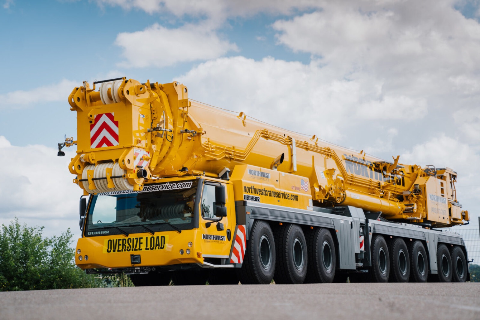 Northwest's Liebherr LTM 1650-8.1 mobile crane rigged with luffing jib