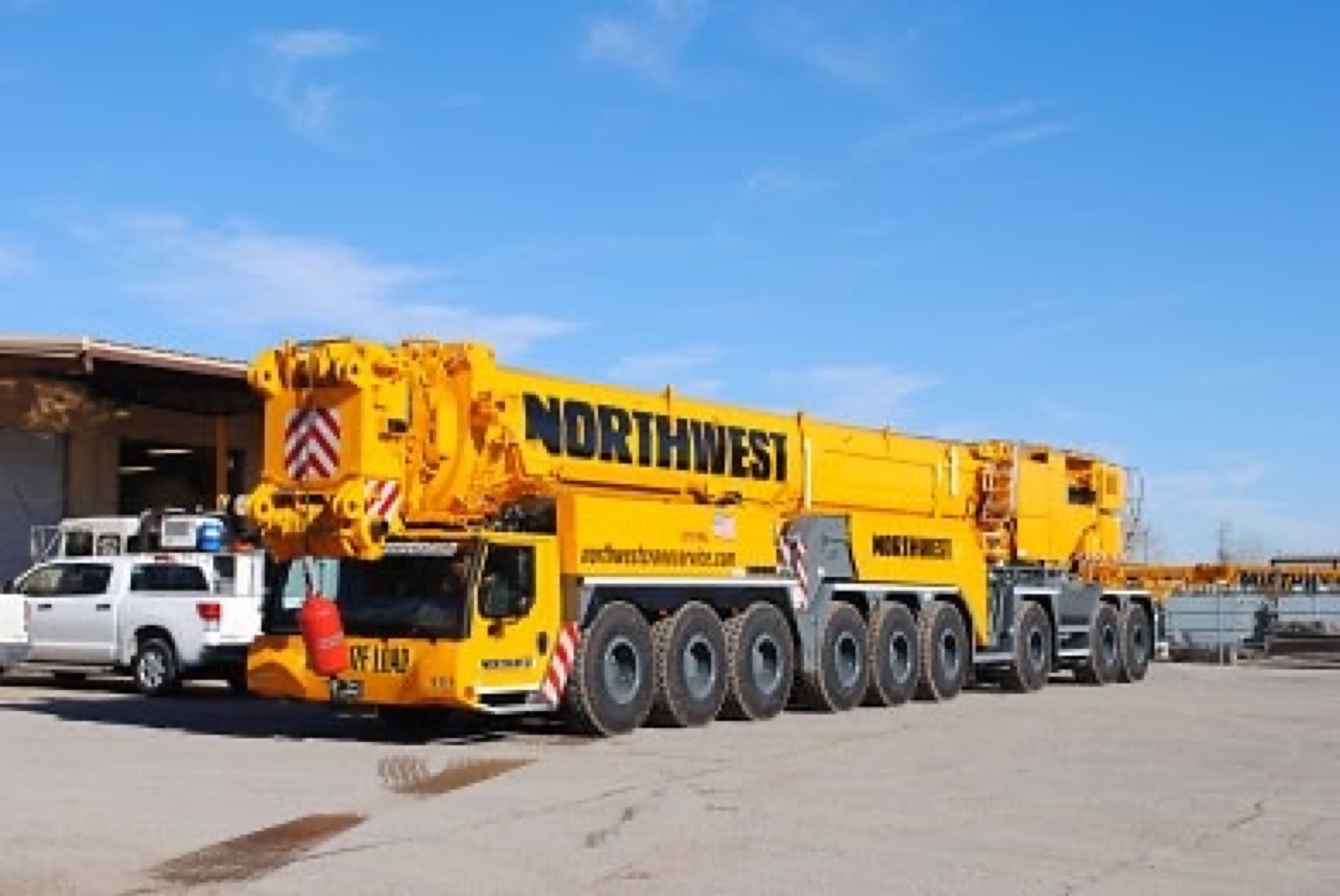 Liebherr LTM 1750-9.1 mobile crane rigged with luffing jib