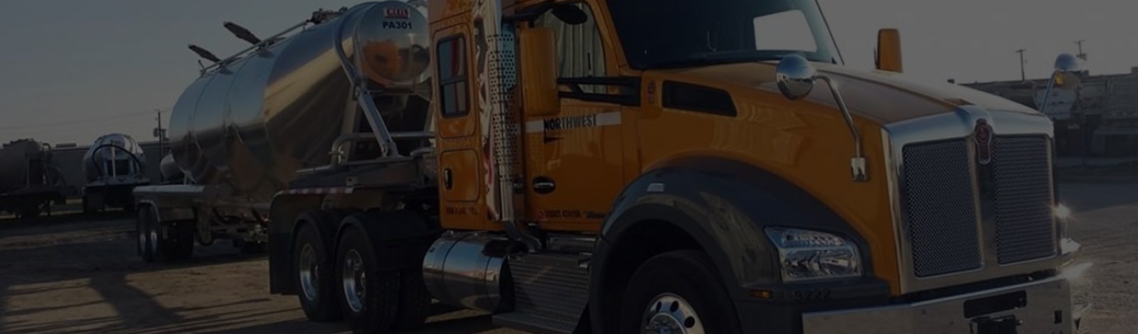 Northwest dry bulk pneumatic truck