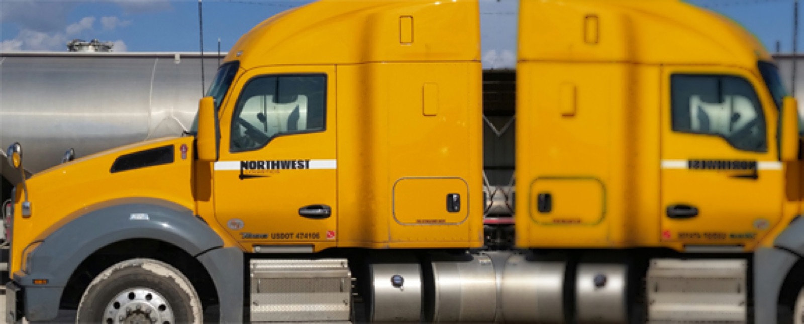 Northwest pneumatic trailer in brand yellow