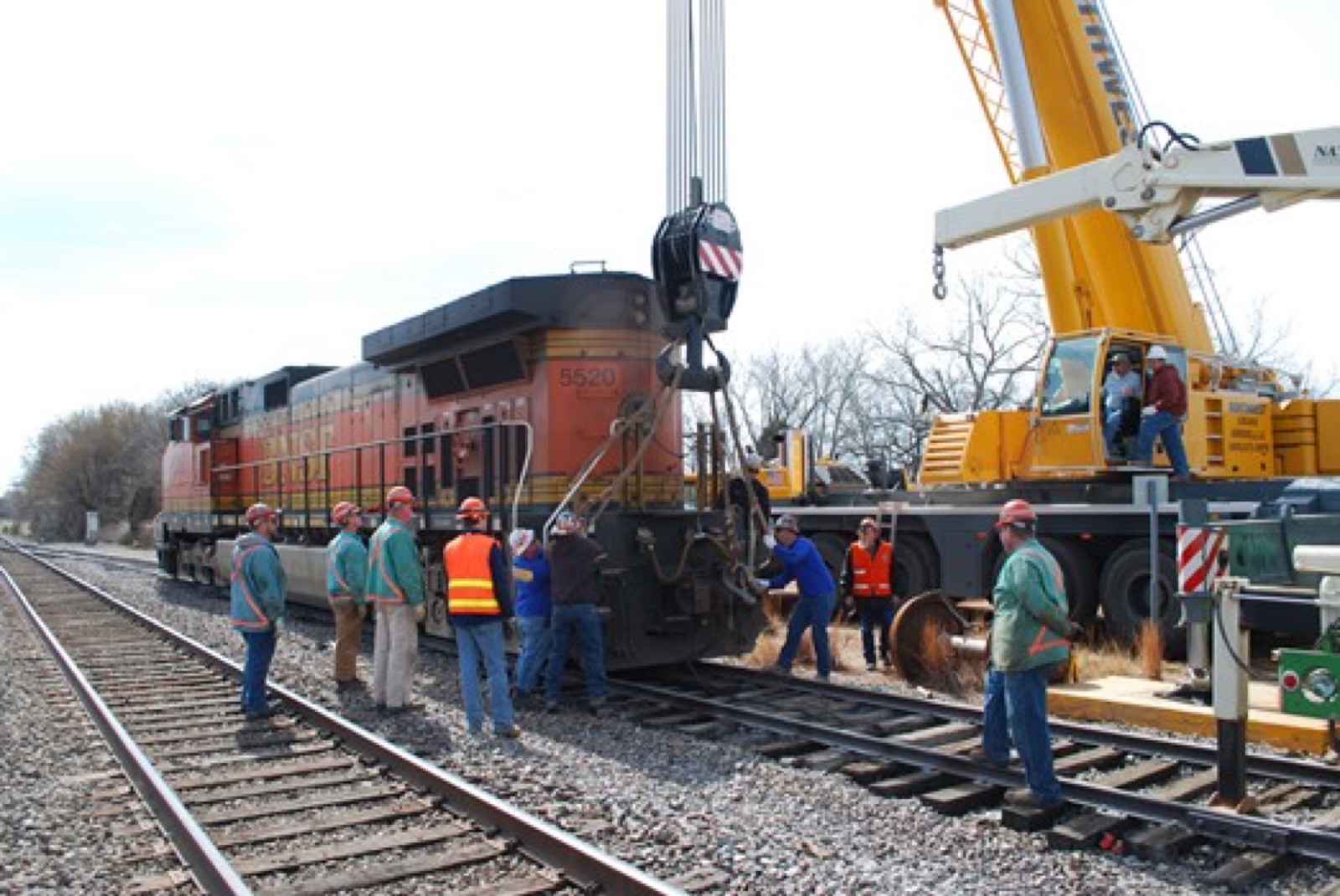 Liebherr LTM 1200-5.1 rigged to lift a locomotive in Noble, Oklahoma
