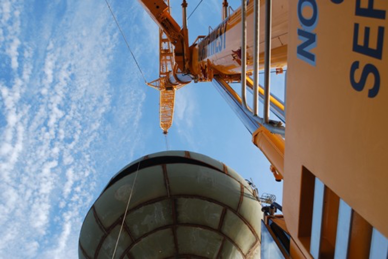Liebherr LTM 1400-7.1 erecting a 500,000 gallon water tower in Stillwater, Oklahoma