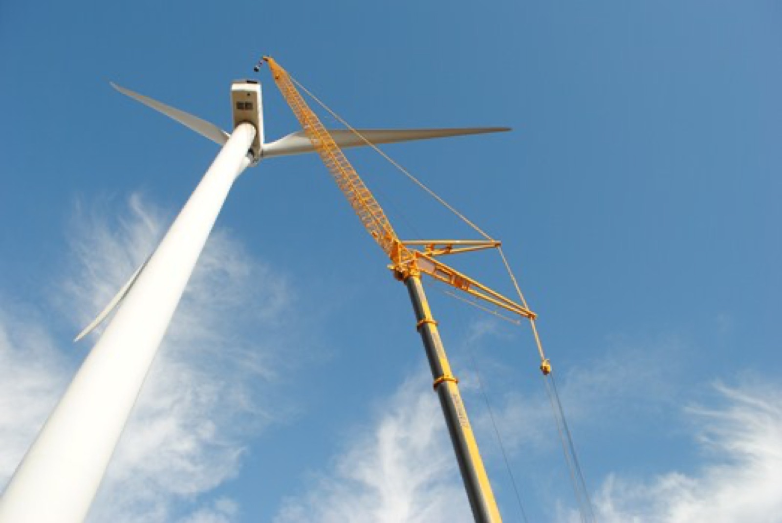 Liebherr LR 11000 crawler crane lifting a wind turbine nacelle in Blackwell, Oklahoma